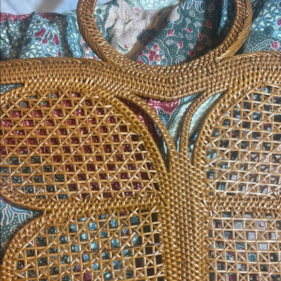 Handmade Bali Butterfly Rattan Tote Bag | Large Woven Wicker & Batik Lining - Picture 10 of 11